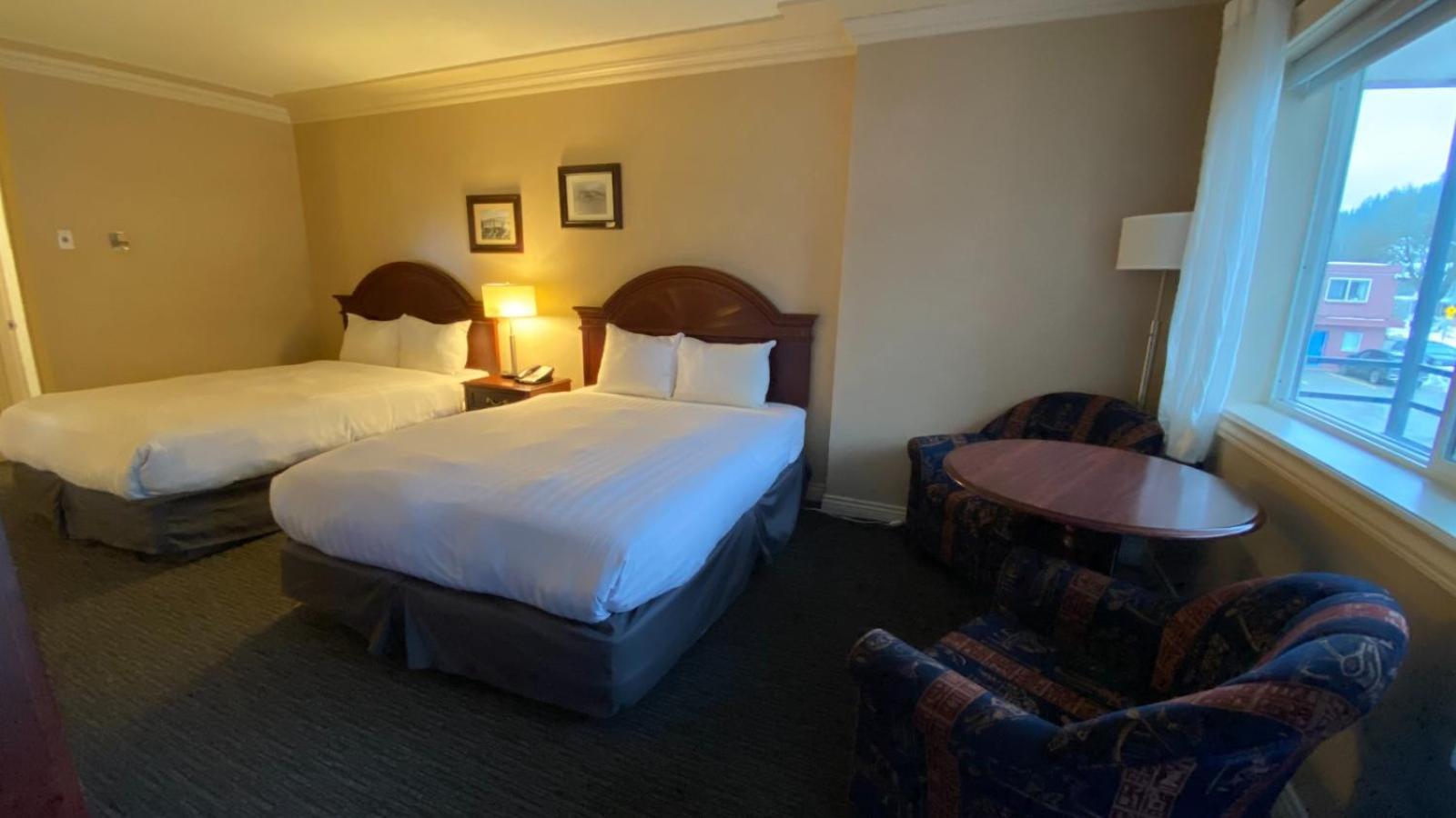 Revelstoke Lodge Экстерьер фото